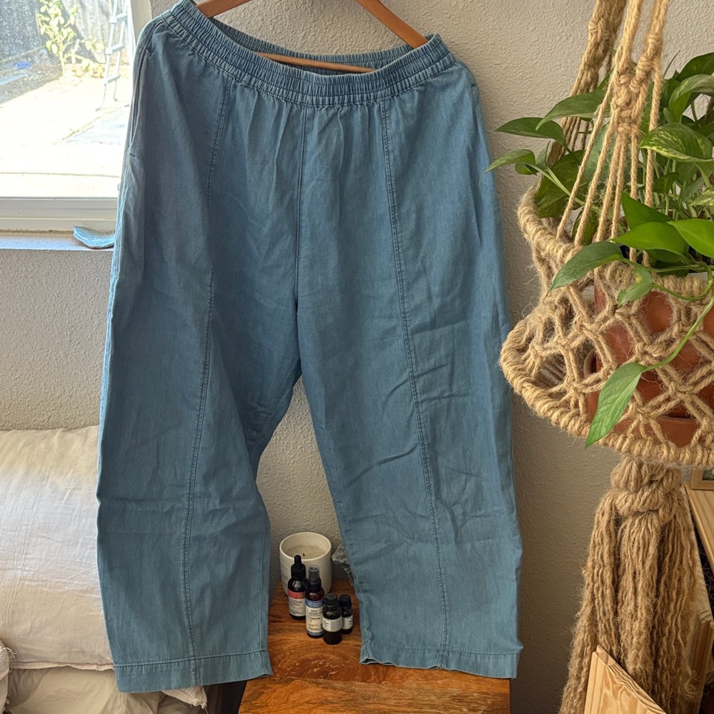 Beyond nine Mabel light wash denim chambray pant - Large